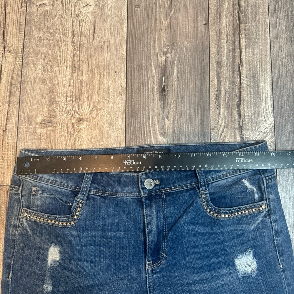 Women’s White House Black Market Distressed Embellished Blanc Crop Size 6 - Picture 2 of 13